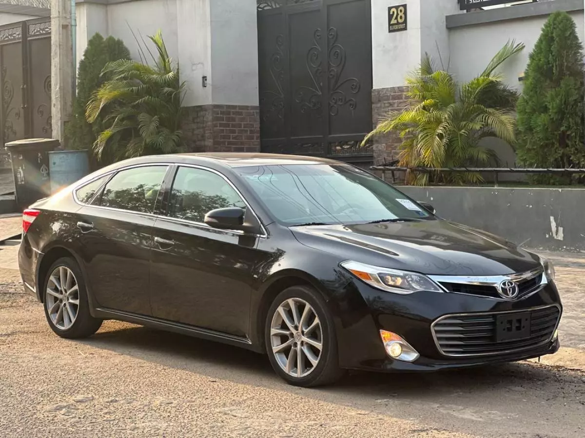 Toyota Avalon   - 2014