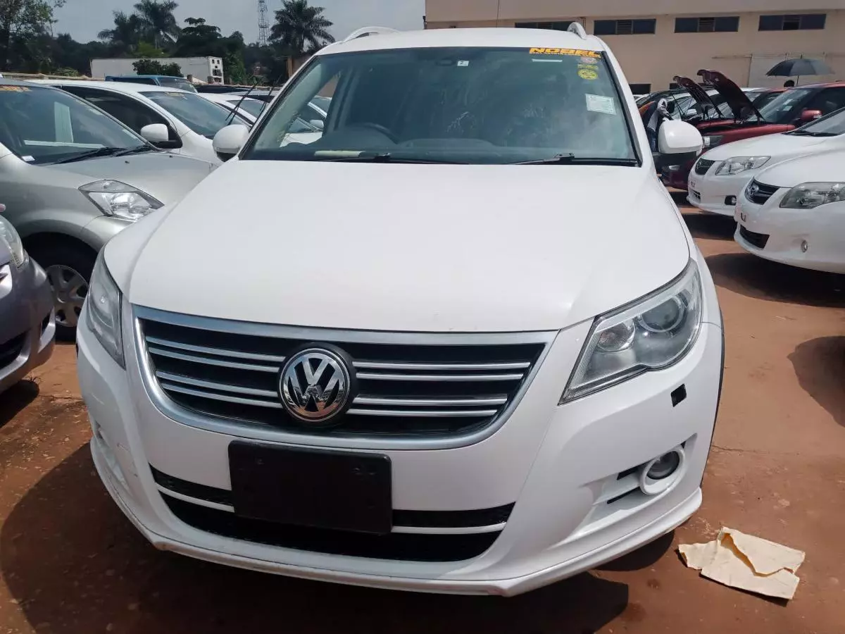 Volkswagen Tiguan - 2009