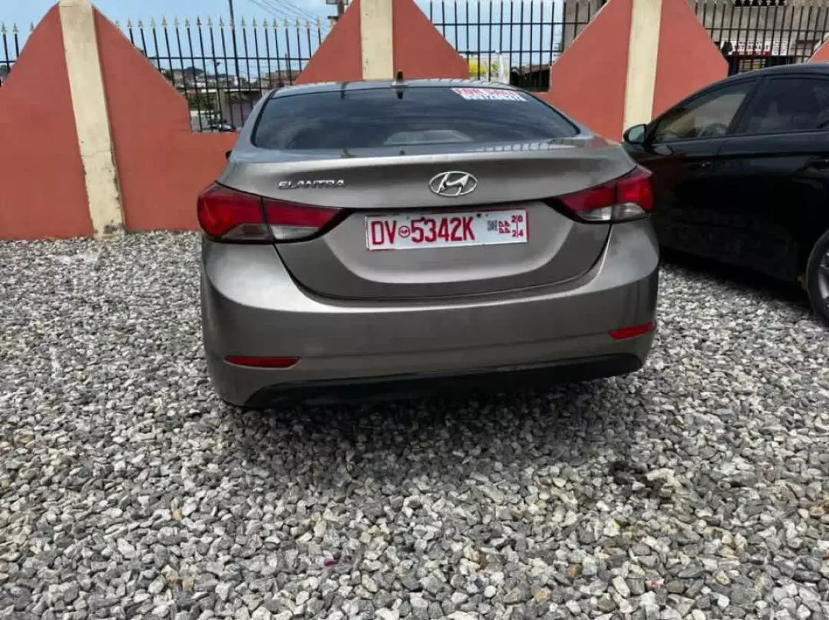 Hyundai Elantra   - 2014