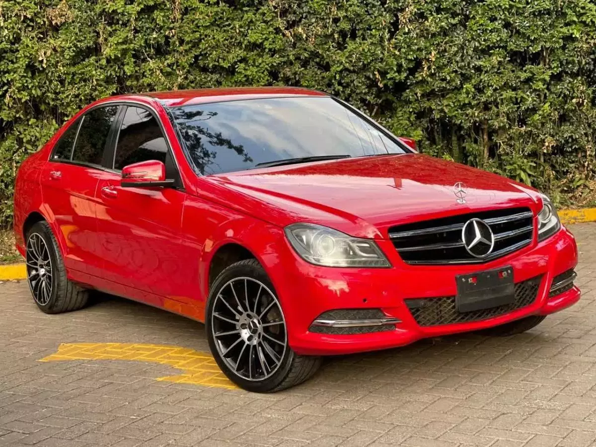 Mercedes-Benz C 200 - 2013