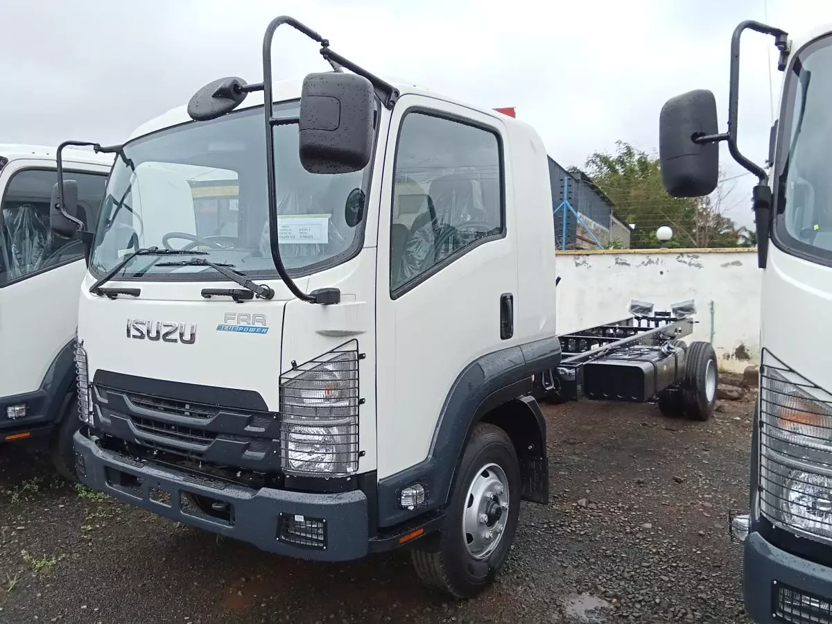 Isuzu FRR   - 2024