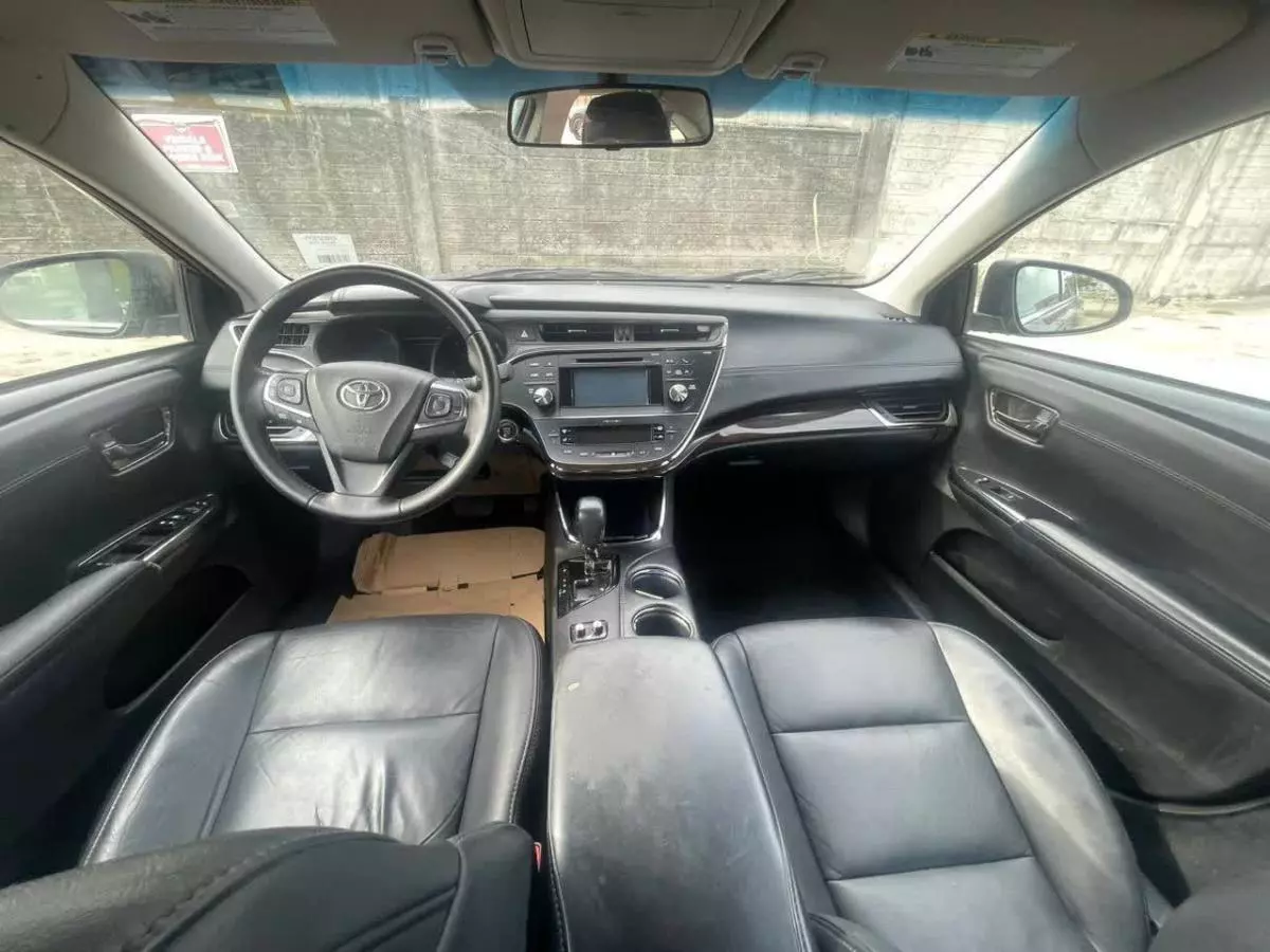Toyota Avalon - 2015