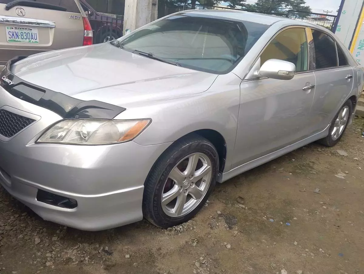 Toyota Camry   - 2005