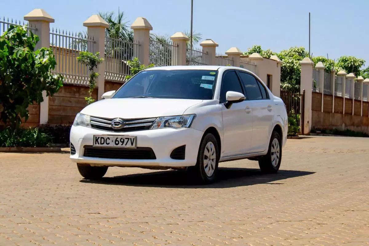 Toyota Axio    - 2014