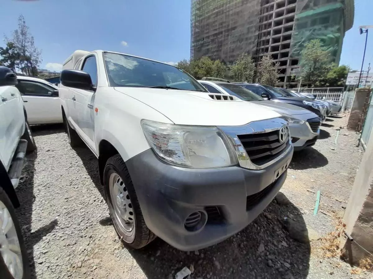 Toyota Hilux - 2014
