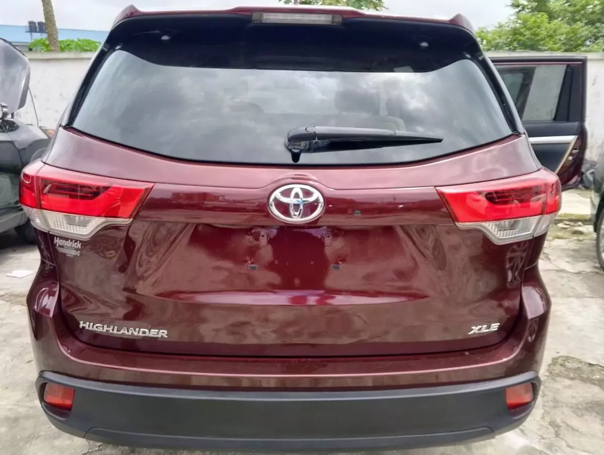 Toyota Highlander   - 2019