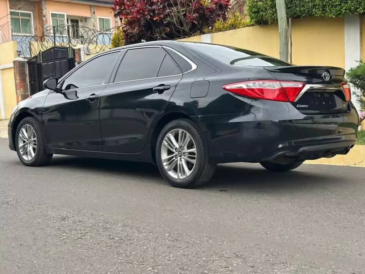 Toyota Camry   - 2016