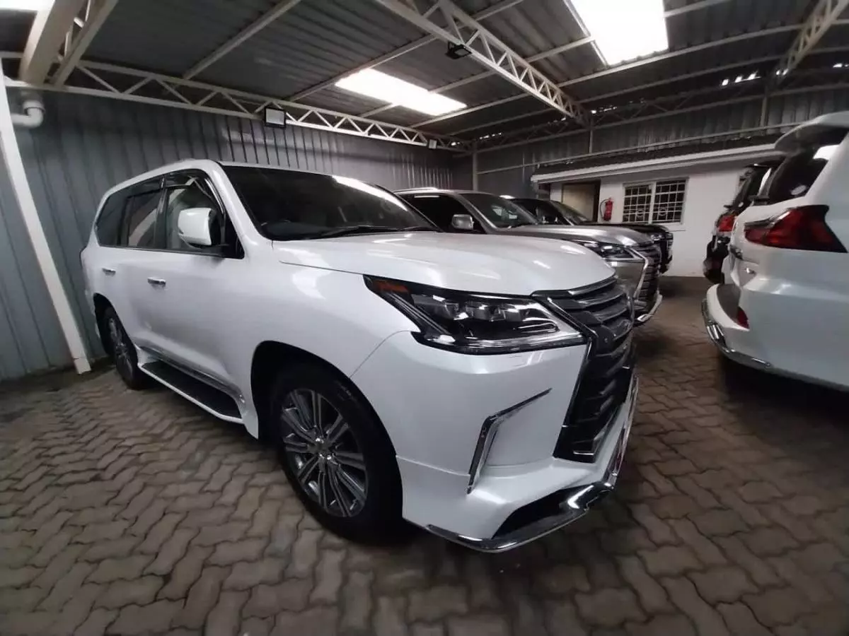 Lexus 570   - 2016