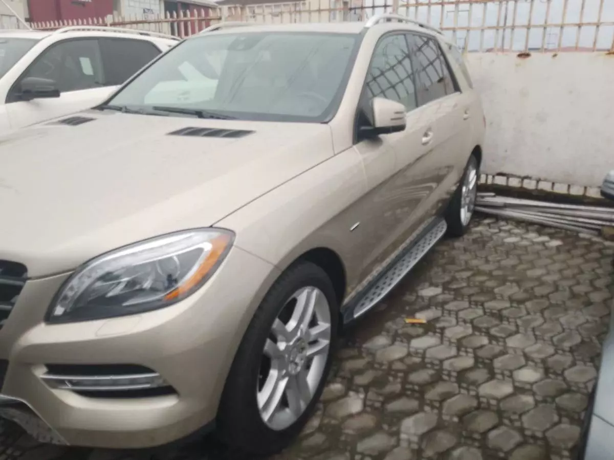 Mercedes-Benz ML 350   - 2012