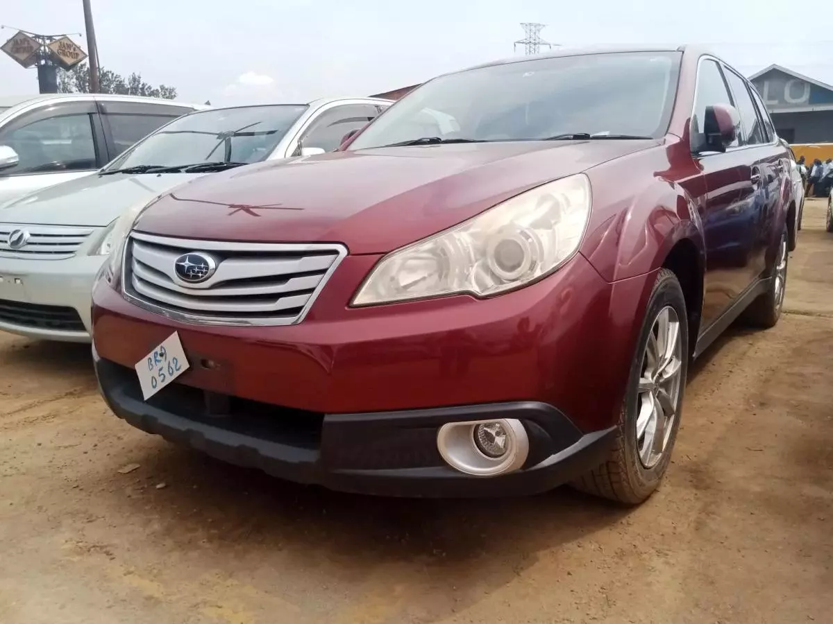 Subaru Outback   - 2010