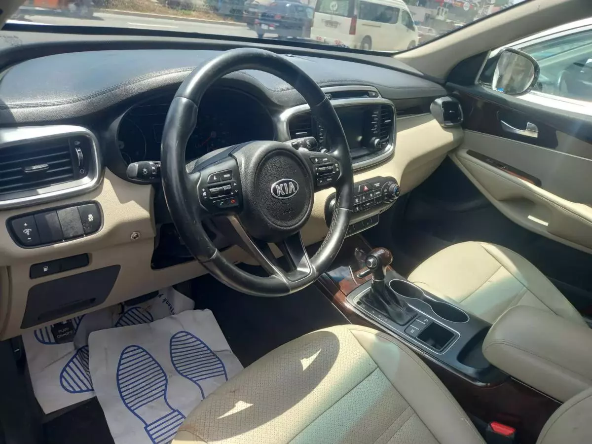 KIA Sorento   - 2017