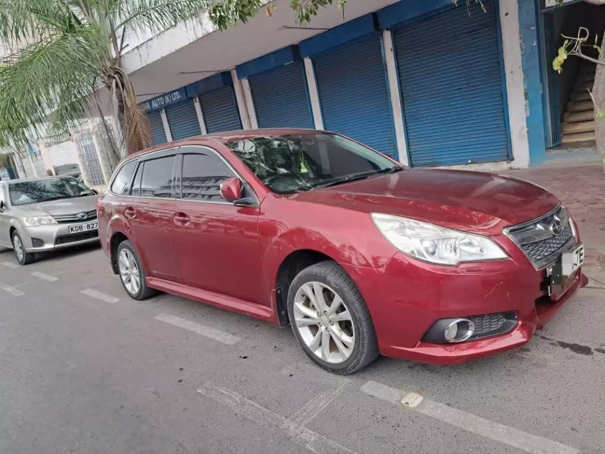 Subaru Legacy   - 2012