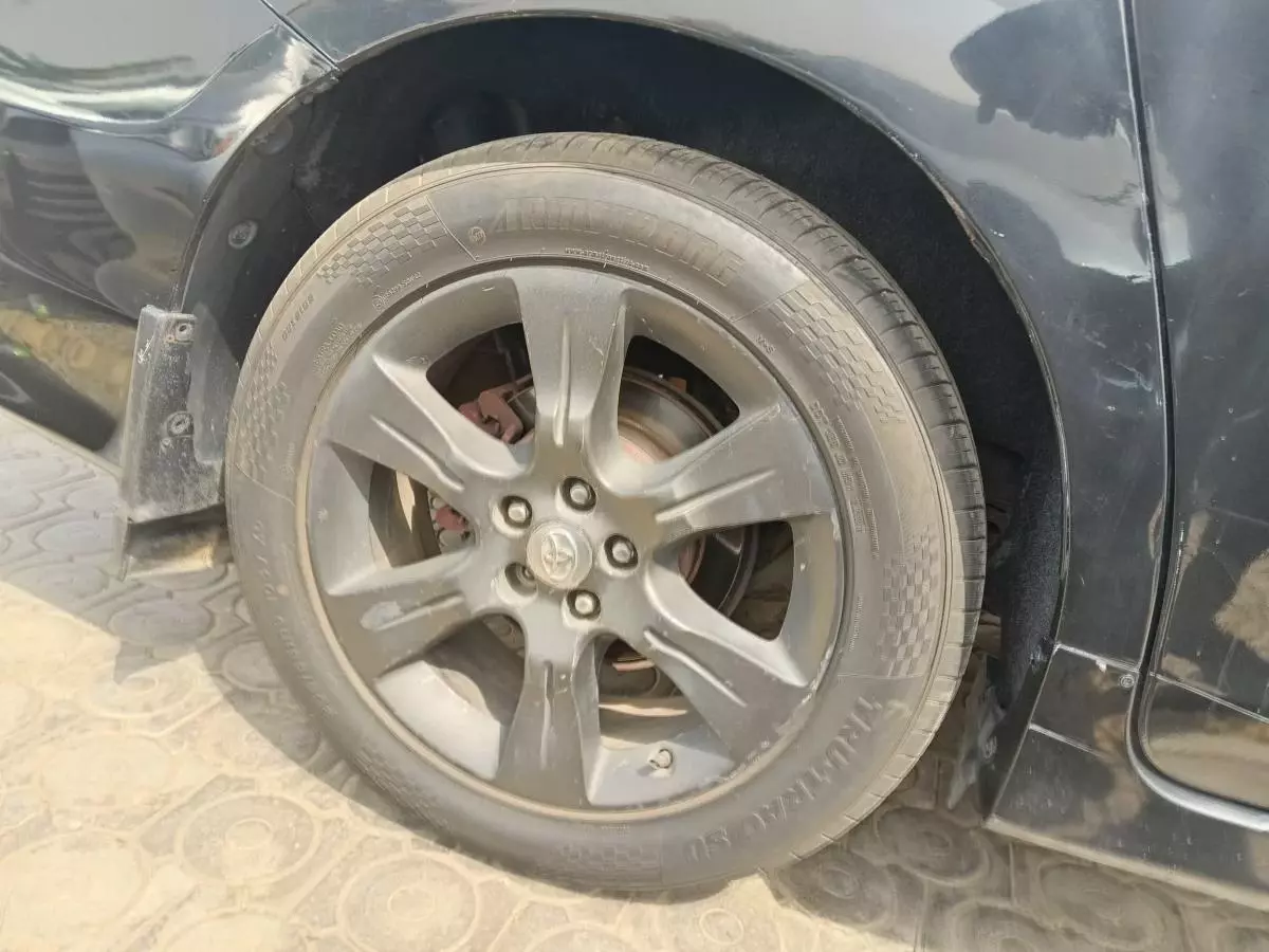 Toyota Sienna - 2011