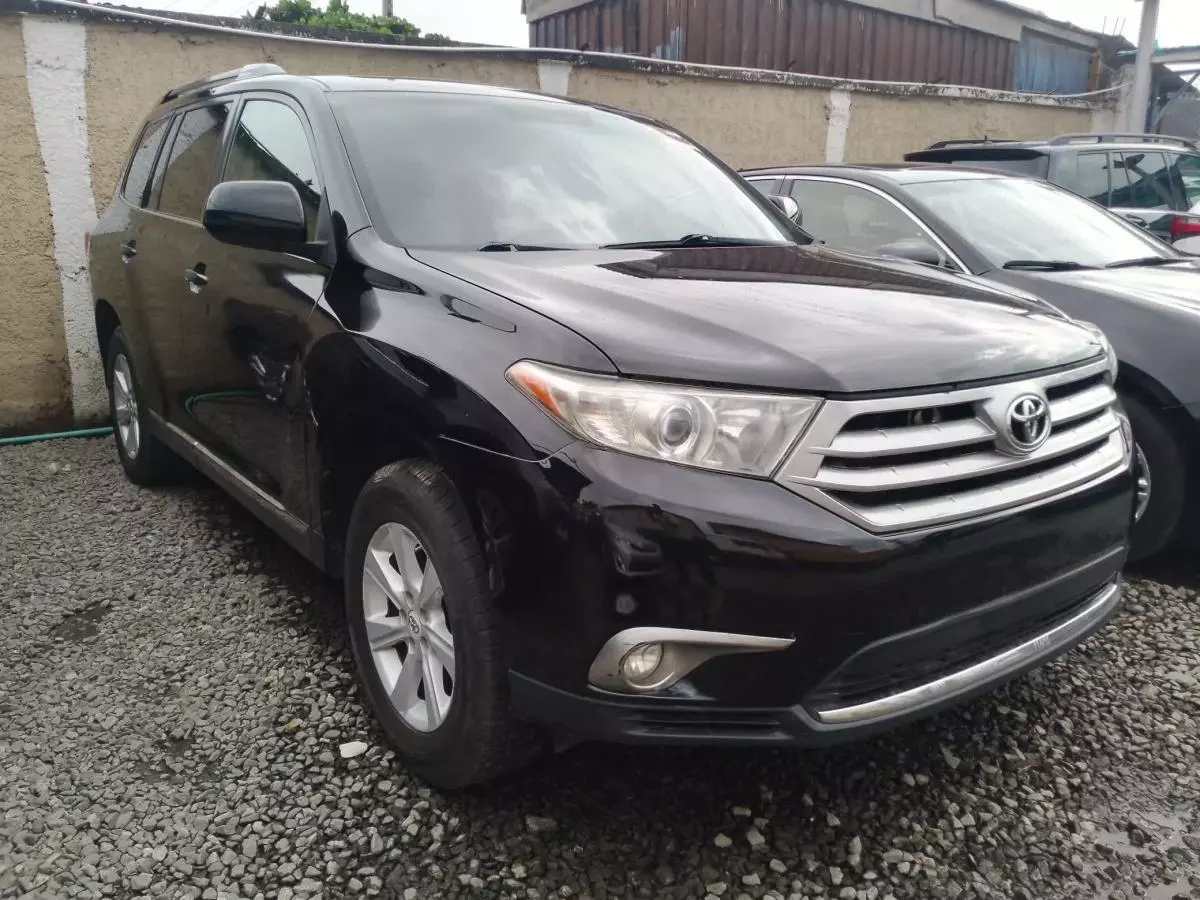 Toyota Highlander   - 2013