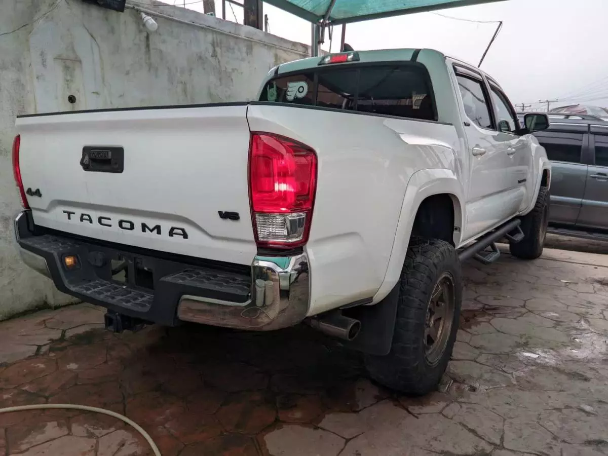 Toyota Tacoma   - 2013