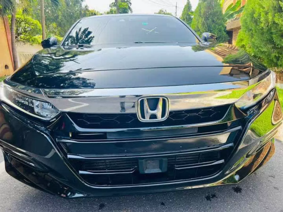 Honda Accord   - 2018