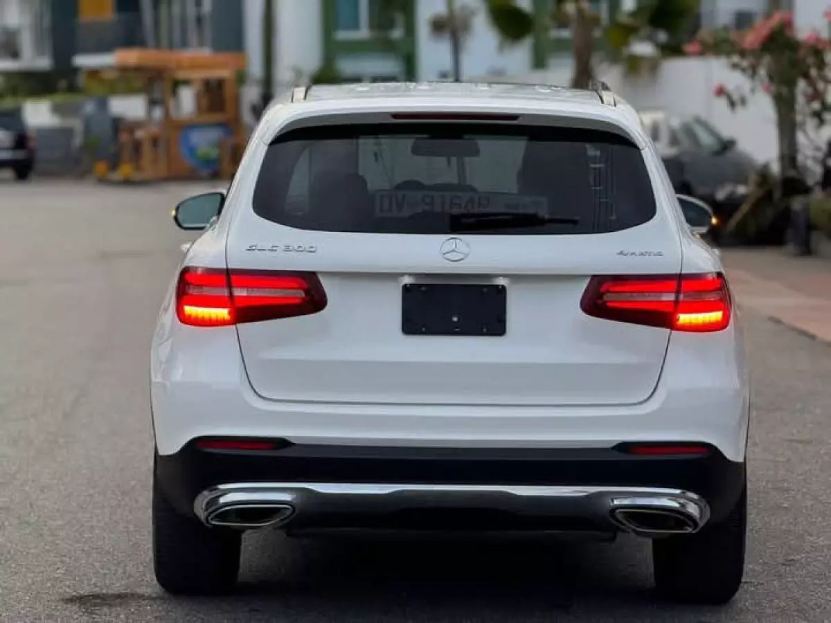 Mercedes-Benz GLC 300   - 2018