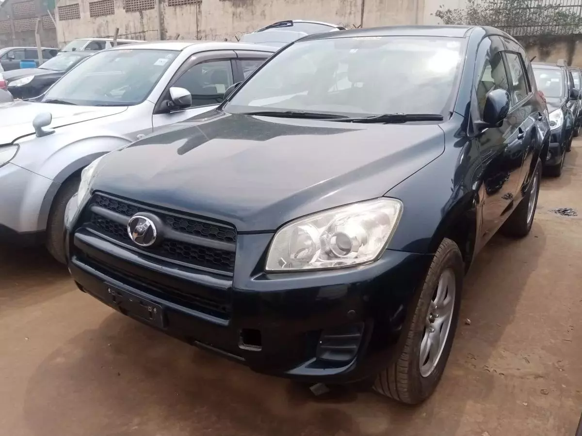 Toyota RAV 4   - 2011