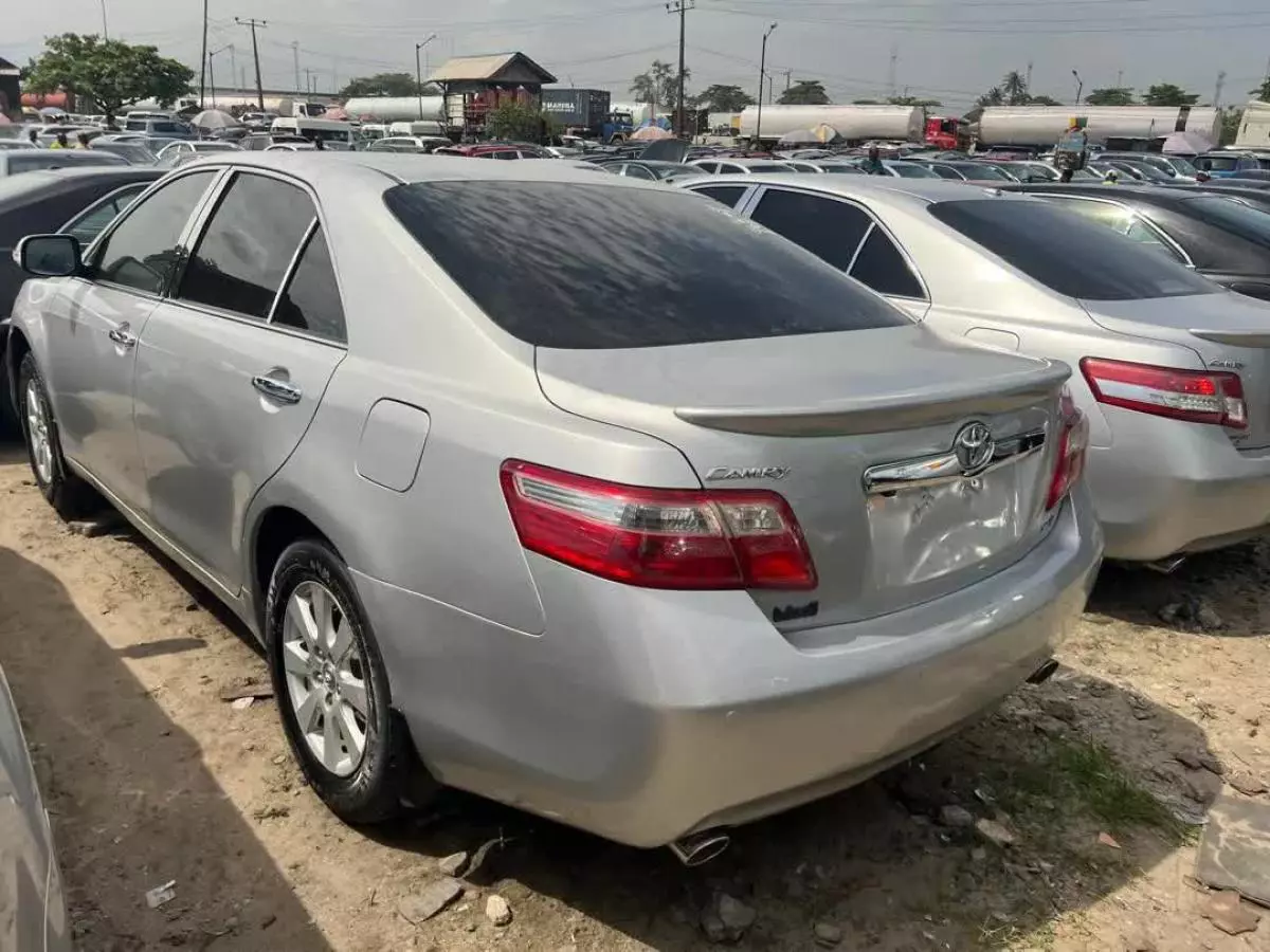 Toyota Camry   - 2007