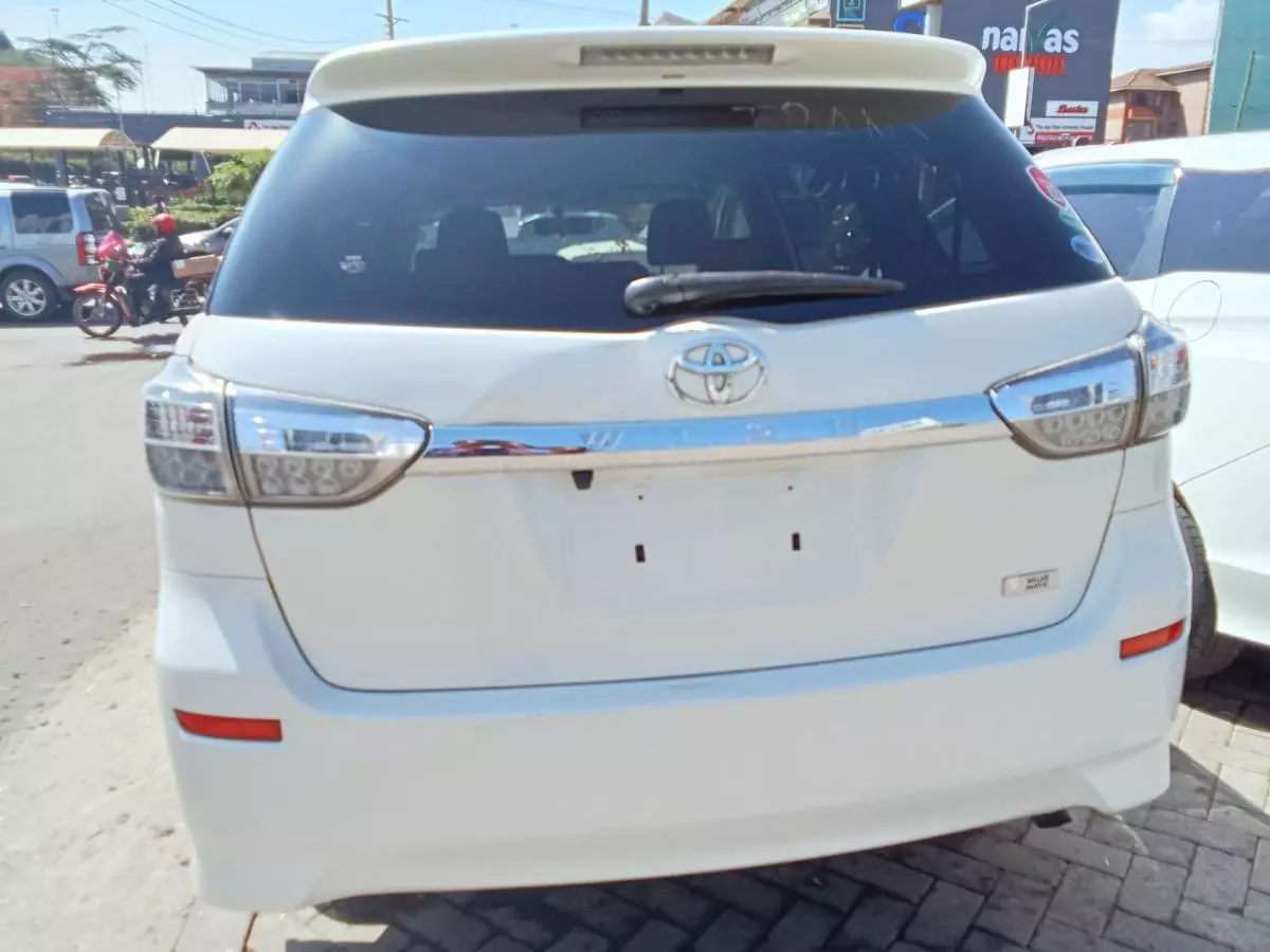 Toyota Wish   - 2017