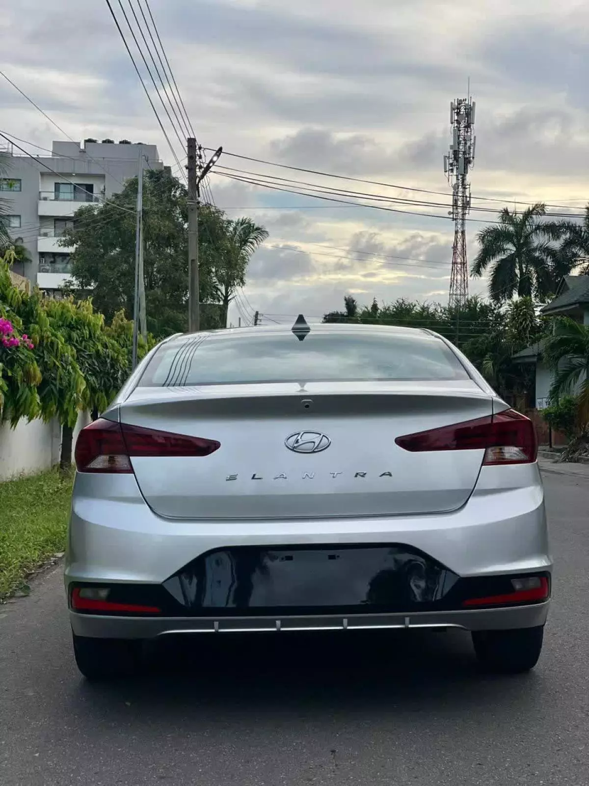 Hyundai Elantra   - 2019