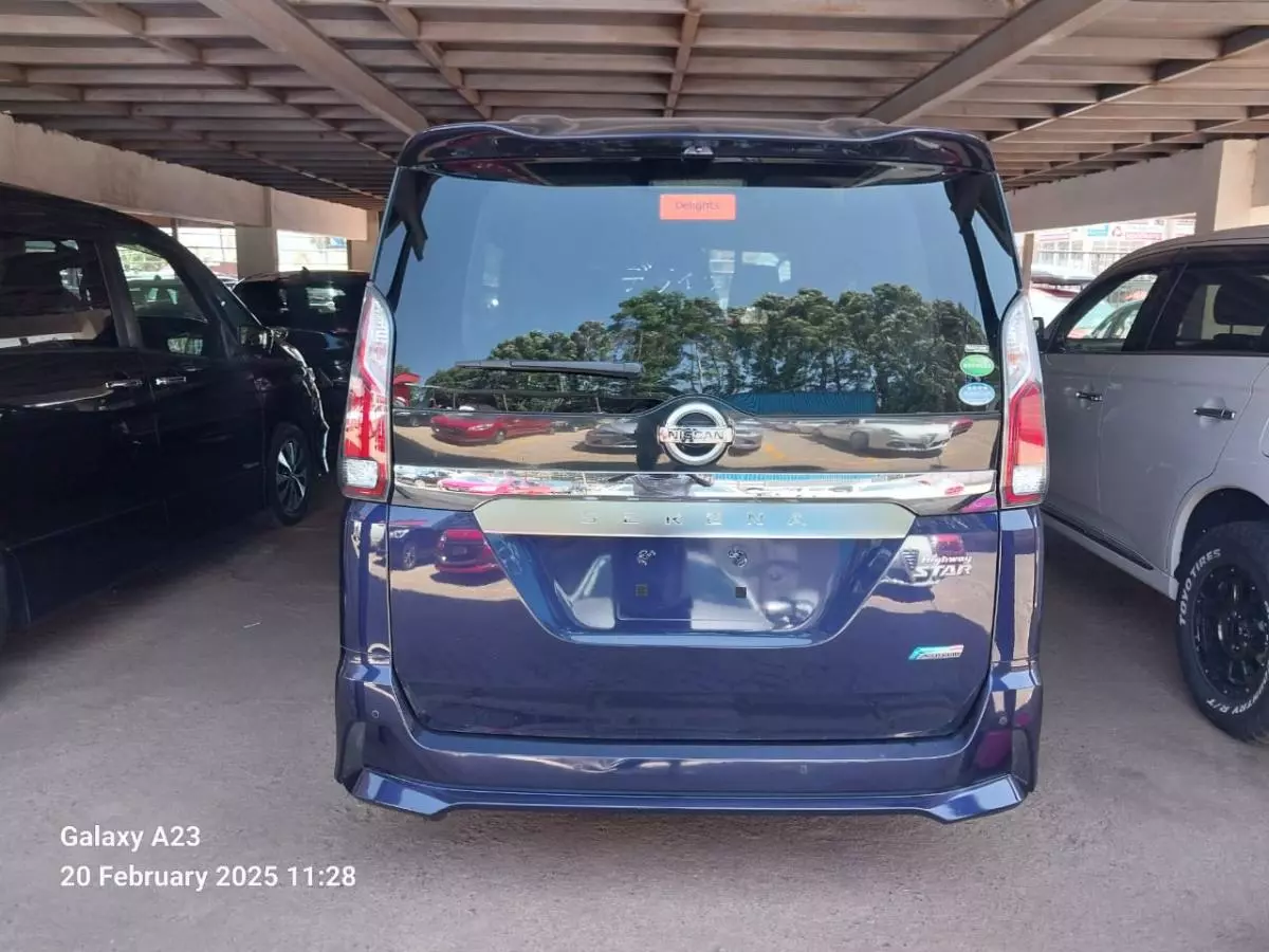 Nissan Serena Hybrid    - 2017