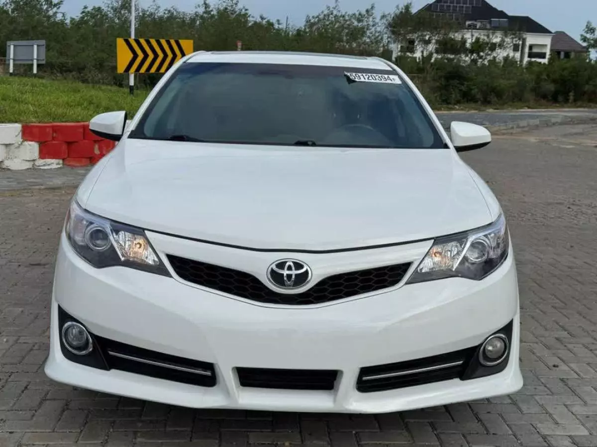 Toyota Camry   - 2013