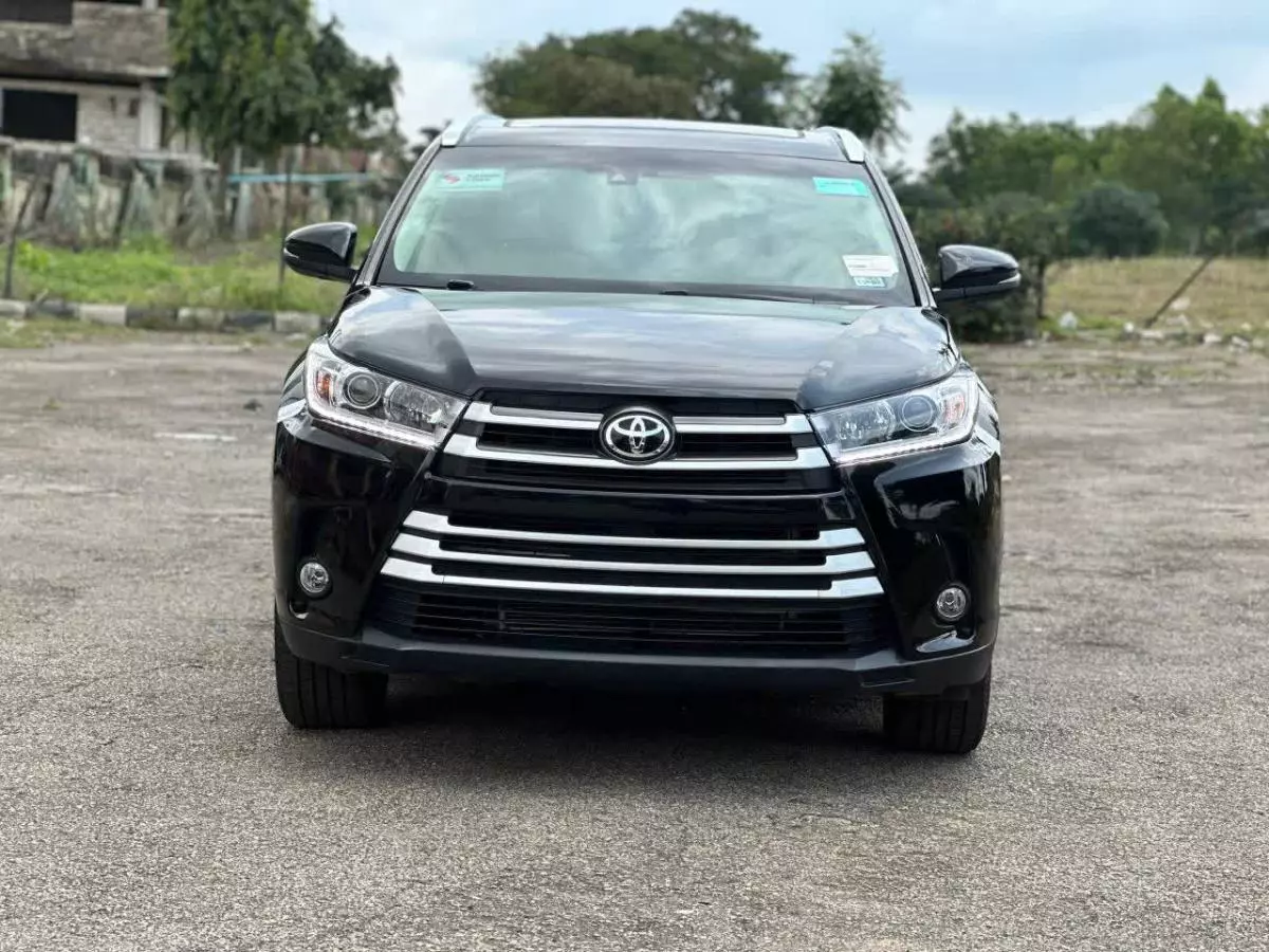 Toyota Highlander   - 2016