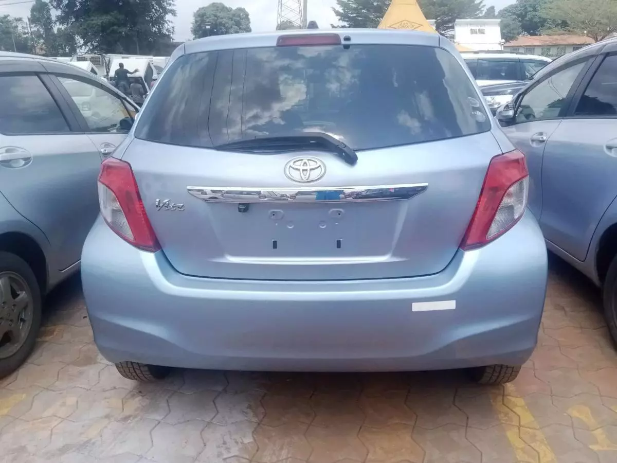 Toyota Vitz   - 2012