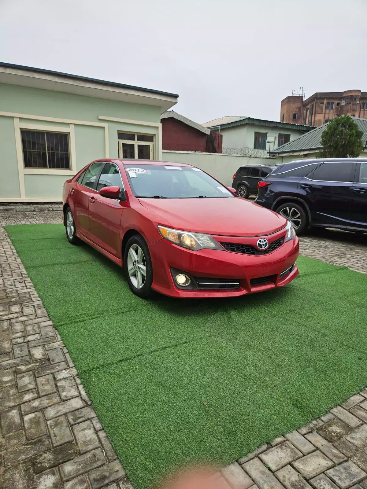 Toyota Camry   - 2012