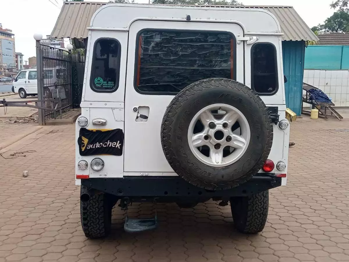 Land Rover Defender - 2010