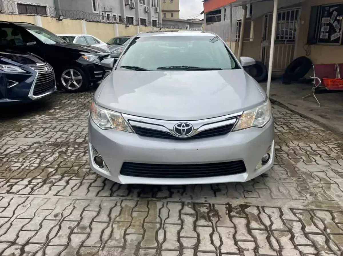 Toyota Camry   - 2012