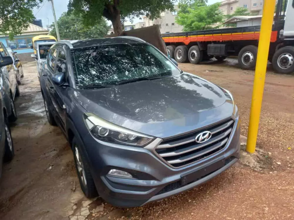 Hyundai Tucson   - 2016