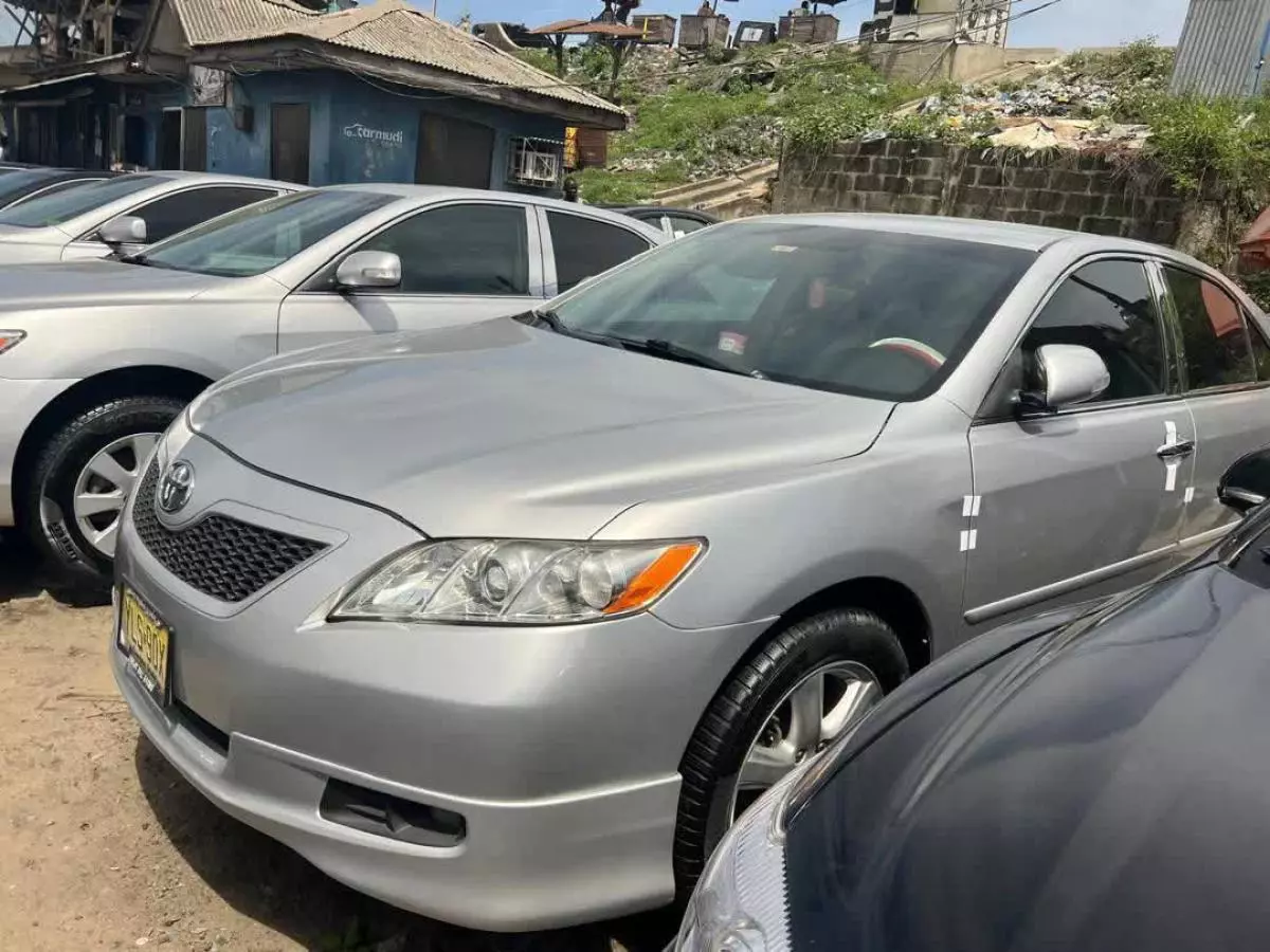 Toyota Camry   - 2007