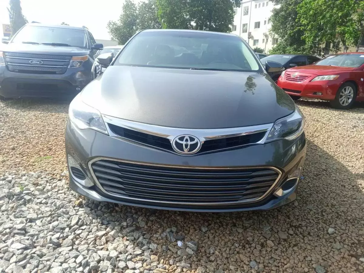 Toyota Avalon   - 2015