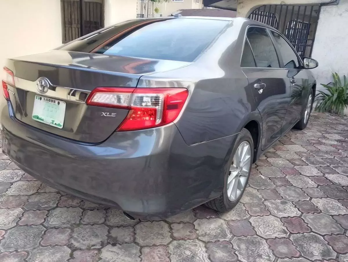 Toyota Camry   - 2014