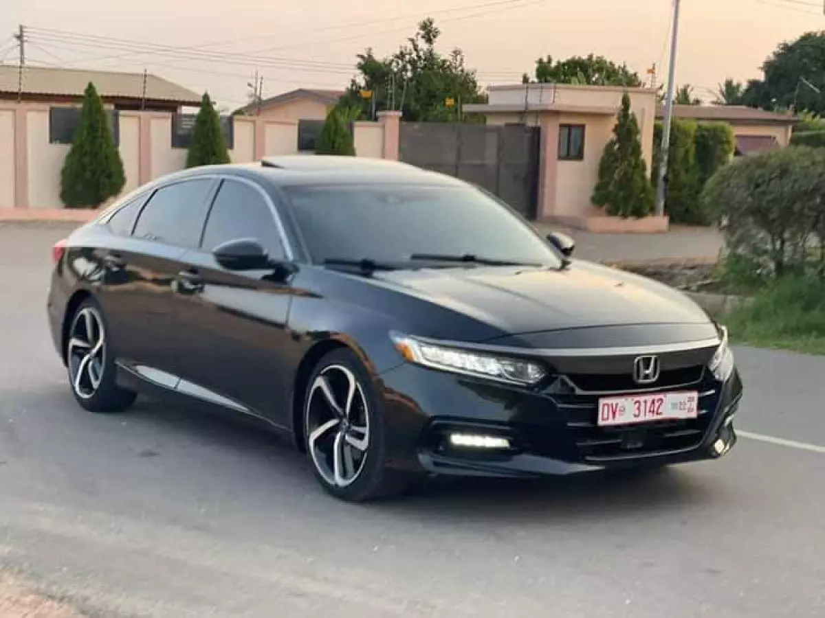 Honda Accord   - 2019