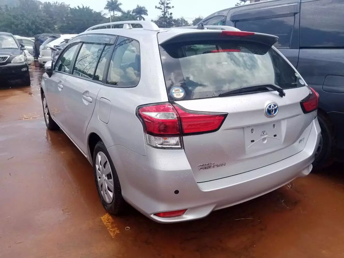 Toyota Fielder hybrid    - 2015