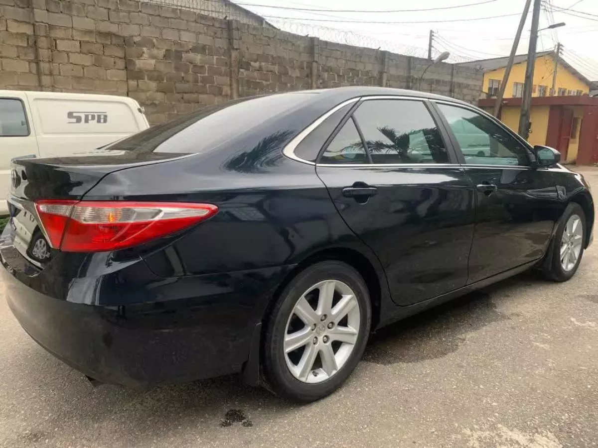 Toyota Camry   - 2016