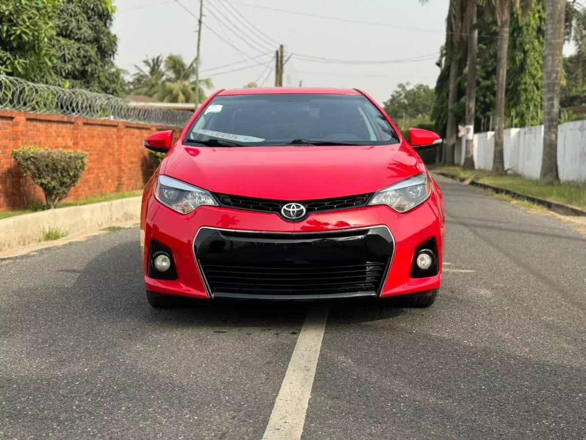 Toyota Corolla   - 2015