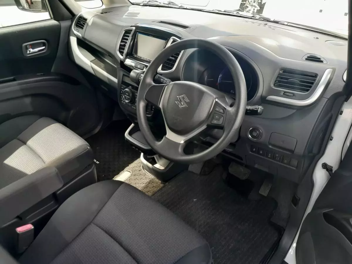 SUZUKI Solio - 2015