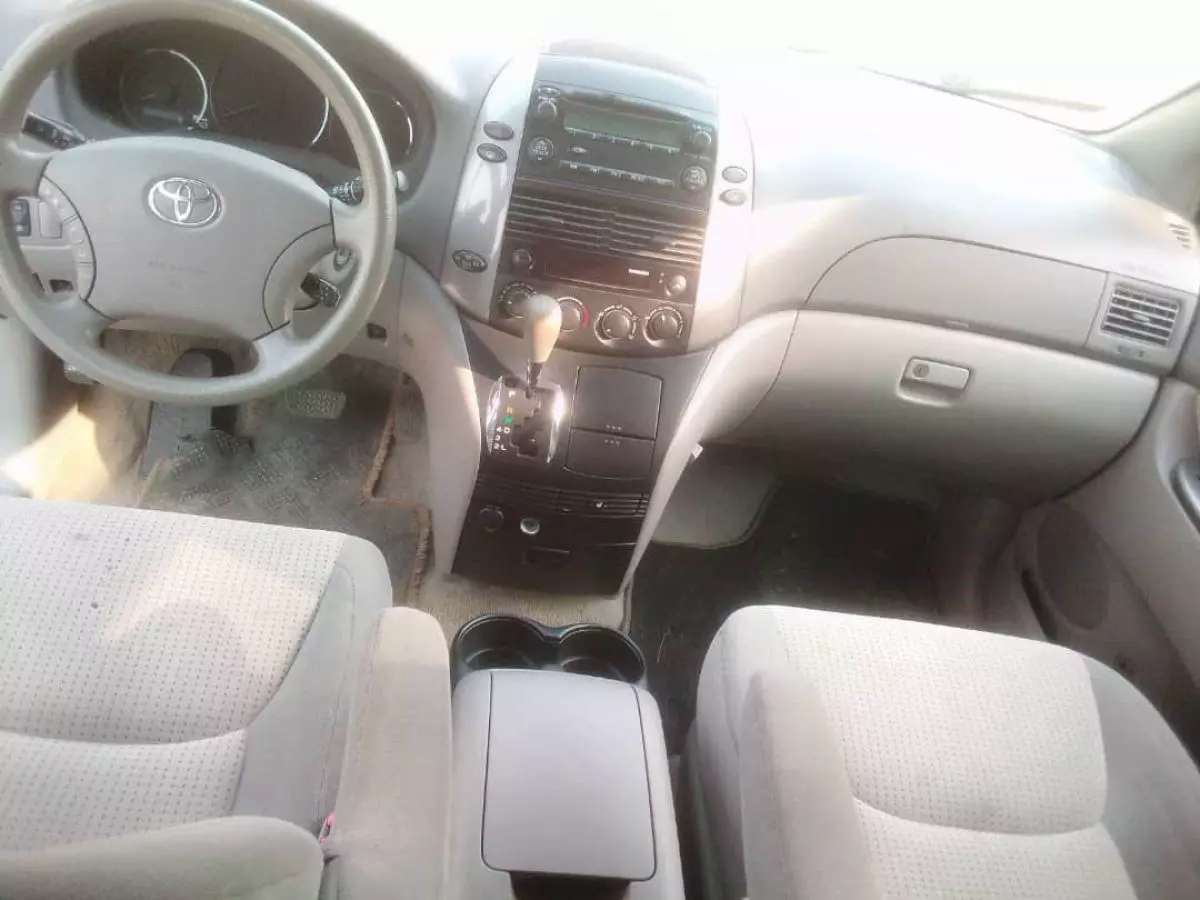 Toyota Sienna - 2008