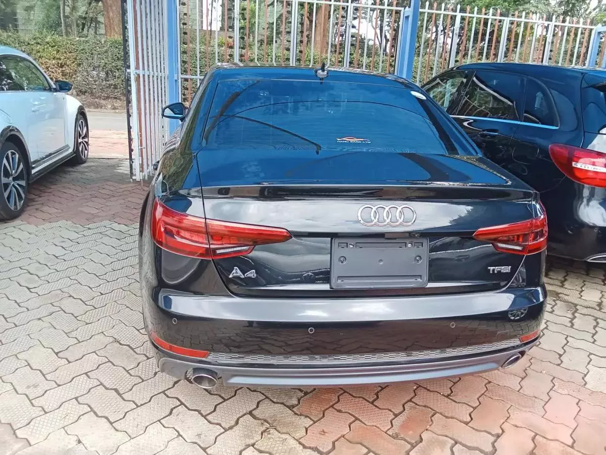 Audi A4   - 2017