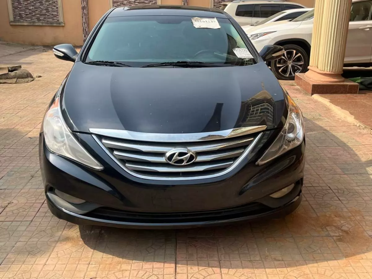 Hyundai Sonata   - 2013