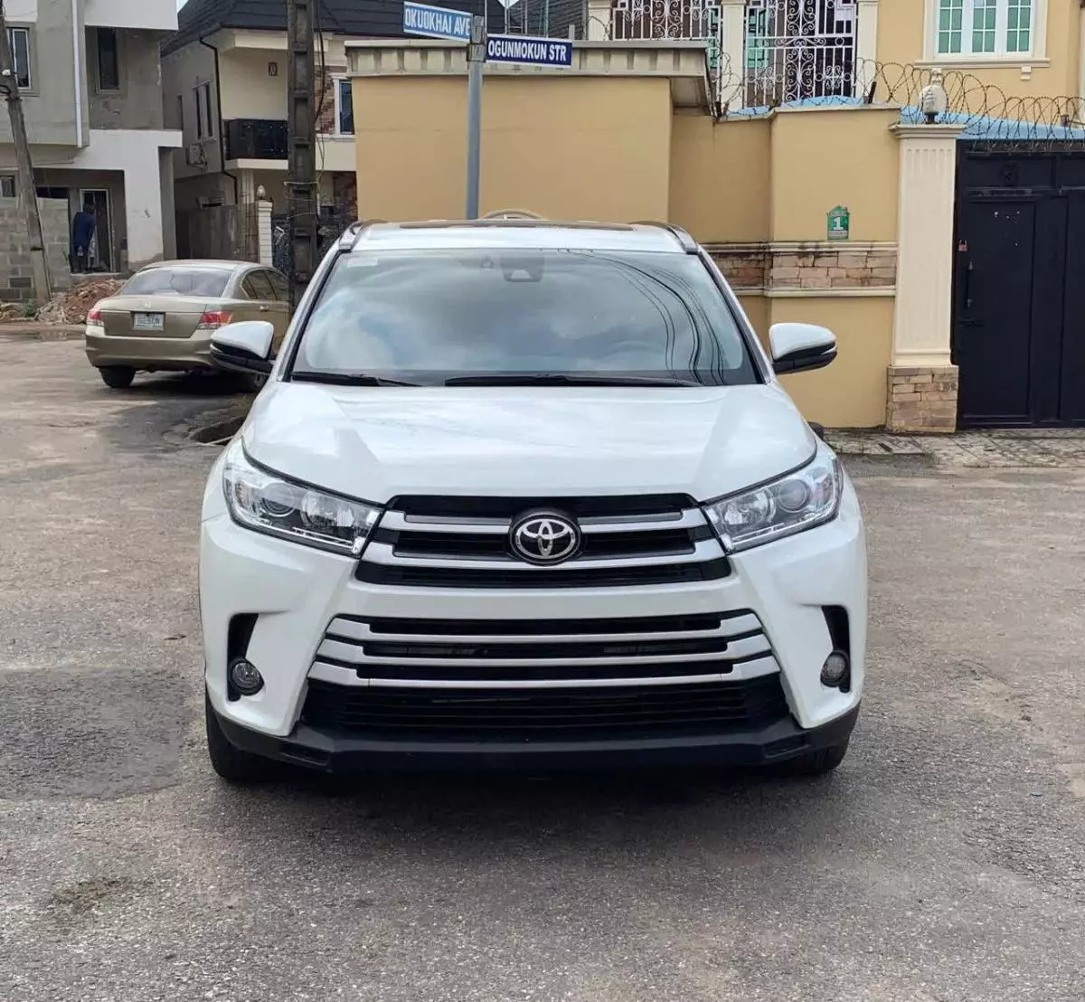 Toyota Highlander   - 2018