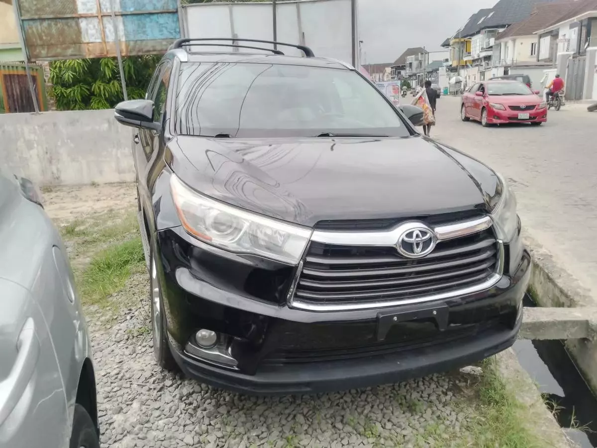 Toyota Highlander   - 2017