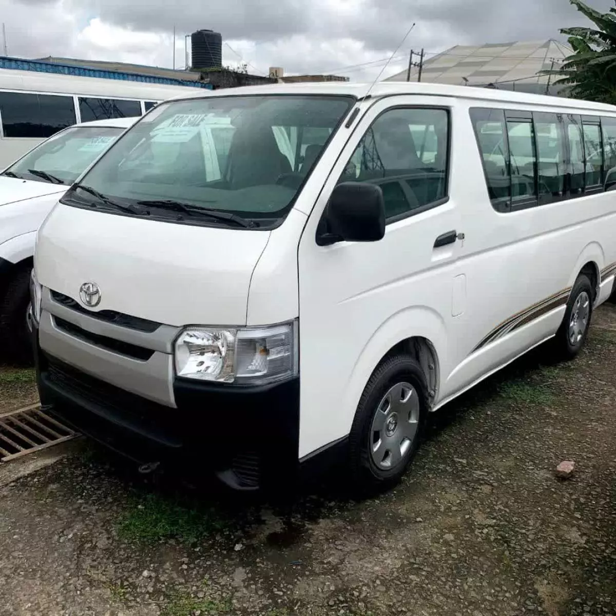 Toyota Hiace   - 2009