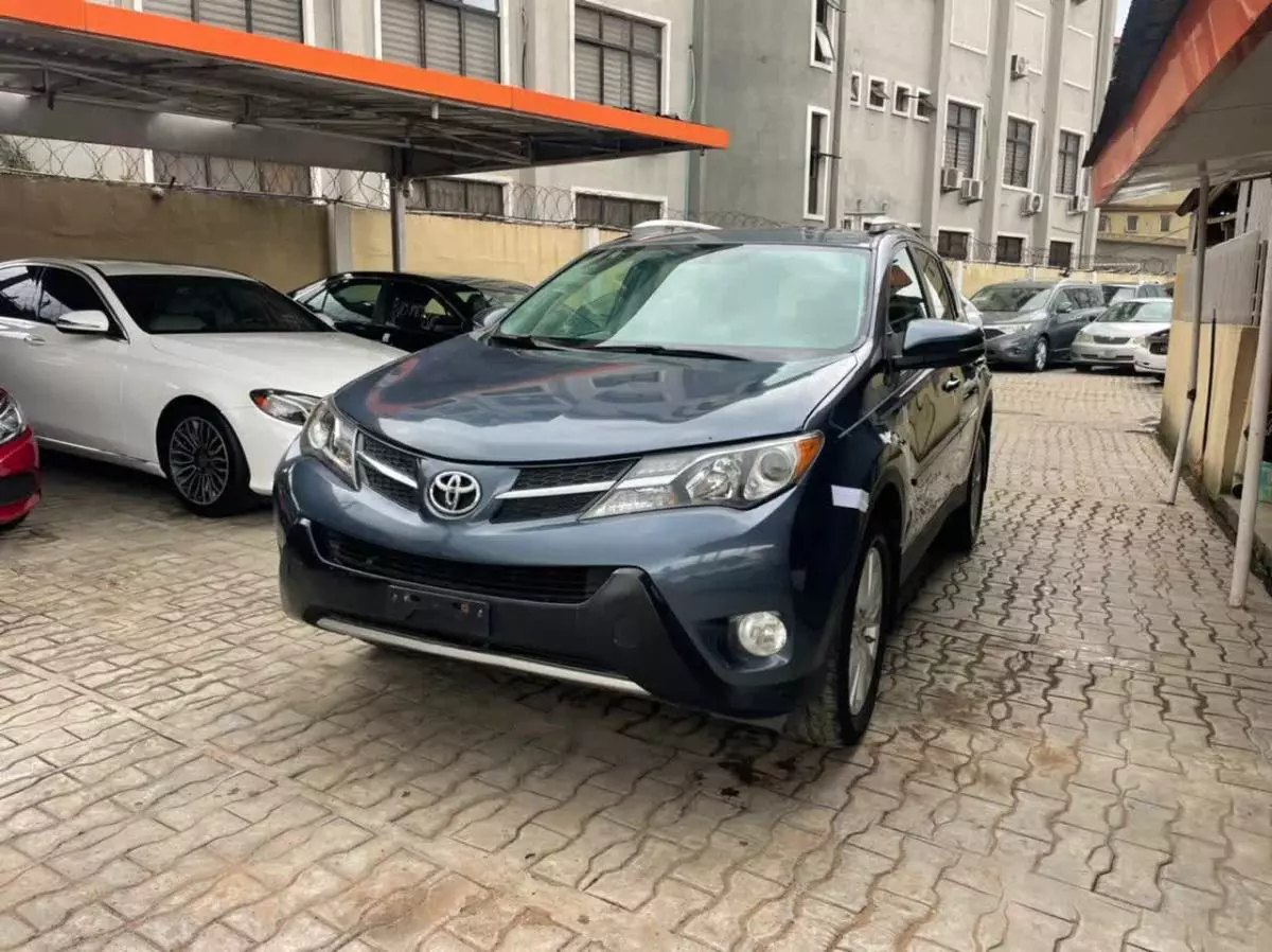 Toyota RAV 4   - 2013