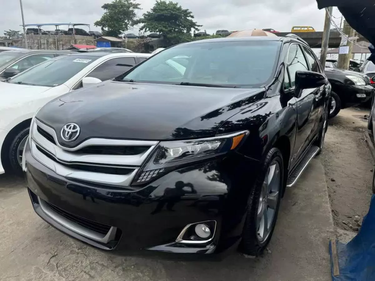 Toyota Venza   - 2015