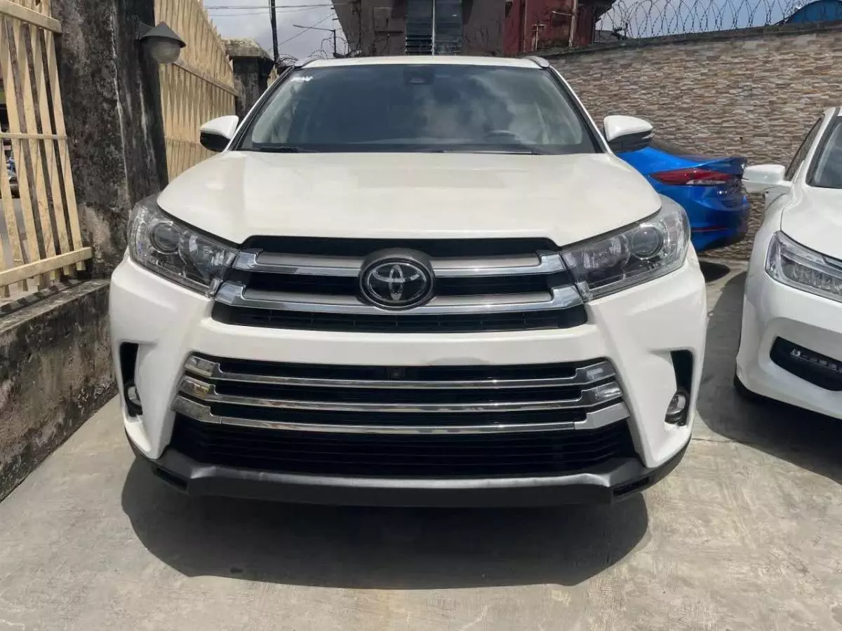 Toyota Highlander   - 2019